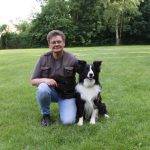 Hundepsychologin Heike Klietz mit einem Hund